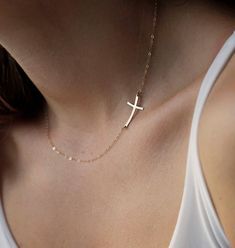 An elegant curved sideways Everyday 14k Rose Gold Necklace, Simple Cross Chain. ★Product detail Pendant: the cross measures approx. 20 mm The necklace in the pictures is 16 inches long. Please leave us a note about the position of the cross (sideways or center) or send us a message. Material: 14k solid yellow/white/rose gold Sizes available: 14-17 inches (Larger and smaller sizes are available as well. Priced upon request.) If you would prefer a custom necklace, please contact us before purchase Horizontal Cross Necklace, Rose Gold Necklace Simple, Cross Necklace Sideways, Gold Body Chain, Necklace White Gold, Simple Cross, Gold Necklace Simple, Gold Bodies, White Gold Necklace