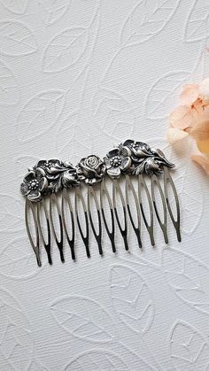 Vintage Look Flower Hair Comb A beautiful flower haircomb great for any occasion or event from formal to casual. The look of this comb lends itself to a number of styles from Victorian, to cottage core, coquette dollette, or softgirl grunge. ☻Link to More Hair Accessories: https://www.etsy.com/shop/FashionCrashJewelry?ref=profile_header&search_query=hair+accessories ☻Link to The ENTIRE SHOP: https://www.etsy.com/shop/FashionCrashJewelry?ref=shopsection_shophome_leftnav&ga_search_query=crystal%2B Vintage Hair Pieces, Victorian Fashion Women, Hair Accessories Silver, Aesthetic Soft Girl, Vintage Hair Comb, Antique Hair Combs, Dream Core, Vintage Comb, Victorian Accessories