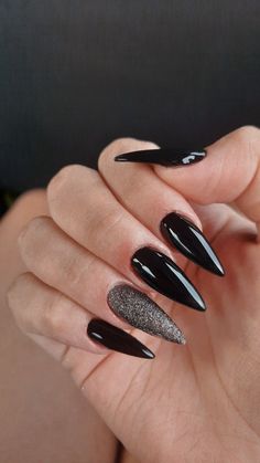 Coffin Nails Ombre, Gothic Nails, Shine Nails, Pretty Nail Designs, Birthday Nails, Silver Nails, Healthy Nails, Just Girl Things, Almond Nails