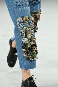 — Details @ Viktor & Rolf couture show FW16 Moda Denim, Stil Boho, Couture Mode, Recycled Fashion, Upcycled Fashion, Viktor & Rolf, Mode Inspo