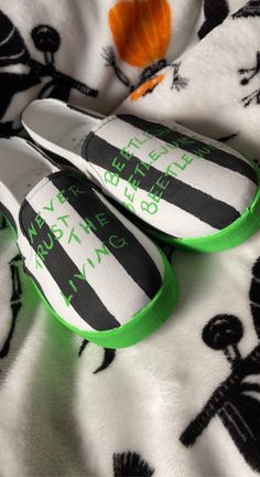 BeetleJuice inspired shoes. Available in all sizes. Made to order. Advise order a half size to a full size up for best fit. Best to message size if buying in women's size. Beetlejuice Shoes Diy, Never Trust The Living, Painted Shoes Diy, Diy Sneakers, Never Trust, Painted Shoes, Diy Shoes, Beetlejuice, Athletic Shoes