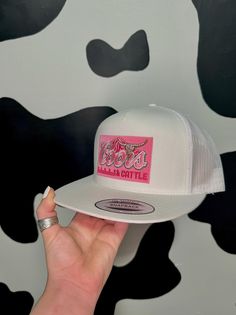 Coors & cattle pink patch cap Flat Bill Hats For Women, Camo Shoes Outfit Womens, White Snapback Hat For Rodeo, Casual Pink Hats With Logo Patch, Western Wishlist, Lane Frost, Cowboy Embroidery, Western Grunge, Country Hats