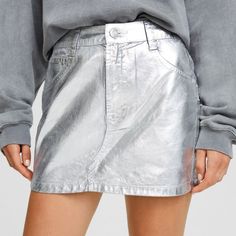 Brand: Bershka Silver Mini Skirt Brand New Never Used Material Is Cotton Size Label Is 32 Which Equals To L/Xl Measurements: Waist: 33.46 Inches Hips: 44.88 Inches