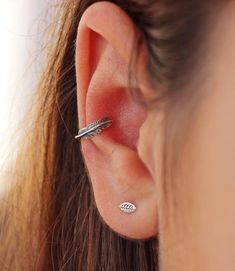 Super versatile  conch piercing that hugs your ear perfectly. E xtremely comfortable this endless hoop is  perfect gift for all  earrings lovers. Listing for one single hoop.PLEASE NOTE, this listing is for one real conch hoop earring ( for pierced ears)Matching stud earrings available here:https://www.etsy.com/listing/609797552/moon-earrings-minimalist-earrings-tiny?ref=shop_home_active_34&pro=1&frs=1Details:Model wears 18g, 10mm hoop.► Size/Diameter: Chose (in drop box) from our standa Gold Conch Piercing, Conch Ear Piercing, Conch Cuff, Conch Hoop, Tiny Jewelry, Ring Inspo, Conch Earring, Tiny Hoop Earrings, Wrap Earrings