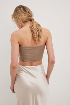 This tube top features cropped length. It has an off shoulder look and elasticized mesh material along the item. This tube top features a lining. Mesh Tube Top, Future Fashion, Bustiers, Mesh Material, Na Kd, Browning, Tube Top, Women Empowerment, Off Shoulder