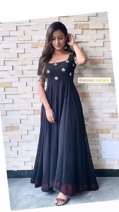 Normal Blouse Designs, Normal Blouse, Designer Anarkali Dresses, Long Frock Designs, Simple Frocks, Frock For Women, Long Kurti Designs