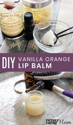 Diy Vanilla, Lip Balm Recipe, Diy Lip Scrub, Balm Recipe, Lip Scrub Homemade, Homemade Moisturizer, Lip Scrub Diy