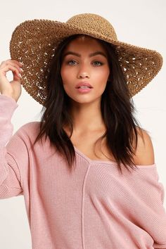 Soft and nice tissue. Dress as described. Do not hesitate to buy it Summer Style Guide, Beach Hats, Women Hats Fashion, Floppy Sun Hats, Older Women Fashion, Fashion Cap, Brown Hats, Women Fashion Edgy