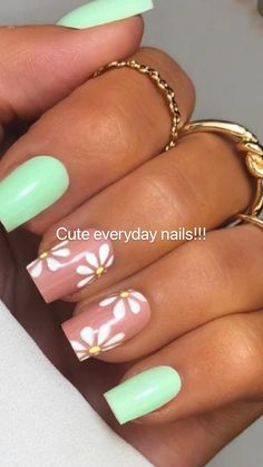 Popular Spring Nails 2023, Summer Builder Gel Nails Short, Mail Art Spring 2023, Nexgen Nails Ideas Summer, Cute Summer Flower Nails, Trendy Spring Nails Square, Short August Nails, Last Day Of School Nails, Cute Everyday Nails