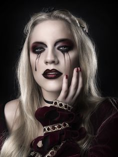 Gothic Eye Makeup, Girl Halloween Makeup, Goth Eye Makeup, Vampire Look