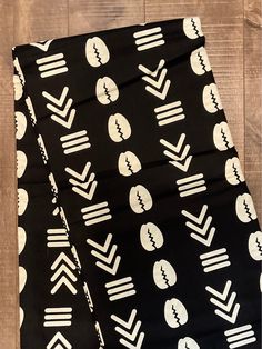 This black and white African Fabric is high quality African print made from 100% cotton and it's 45 inches wide. It is used for making African Clothing, African quilts, & For Home decoration. FYI: Print is Double sided. The listing is for 1, 6 yards and Headwrap Each piece of fabric measures:  36in by 45in for 1 yard 216in by 45in for 6 yards 70in by 22in for Head wrap If you purchase more than one yard, you will receive one continuous piece. *If you require more than what I have listed, feel fr Black Printed Cotton Patterns, African Quilts, Clean And Press, Hot Iron, Ankara Fabric, African Prints, African Fabric, Double Face, Head Wrap