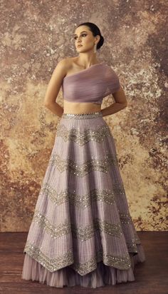 Outfit Ideas Engagement Party, Golden Lehenga With Contrast Blouse, Rajasthani Style Lehenga, Unique Sangeet Outfit, Sangeeth Dress Designs For Women, Lehenga Skirt Designs, Latest Lehenga Designs 2020, Sangeeth Dress Designs, Corset Blouse Lehenga