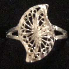 Vintage Fashion Filigree Leaf Design Jewelry Ring, Size 7 1/2 Filigree Toe Ring Jewelry, Elegant Filigree Toe Ring, Elegant Adjustable Metal Flower Ring, Elegant Adjustable Butterfly Ring, Dainty Pierced Rings As Gifts, Dainty Pierced Rings For Gifts, Silver Filigree Open Ring, Silver Filigree Flower Ring Gift, Silver Filigree Flower Ring As Gift