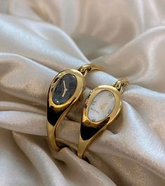 Trendy Watches Women Fashion, Vintage Saat, Gucci Watches, Outfit Elegantes, Pretty Watches, Trendy Watches, Gold Watches, Formal Accessories, Dope Jewelry