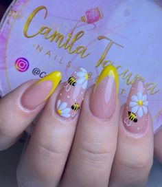 Bee Nails, Unghie Nail Art, Daisy Nails, Long Acrylic, Glass Nails, Yellow Nails, Short Acrylic Nails, Nail Arts