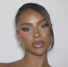 Cat Eye Makeup On Black Women, Cat Eye Make Up Black Women, Smokey Cat Eye Makeup Black Women, Brown Girl Clean Makeup, Makeup Looks For Black Women, Black Woman Smokey Eye, Bold Eyeshadow, 20 Makeup