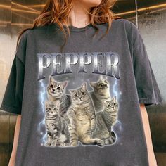 Rock a throwback style with our custom 90s bootleg rap pet shirt, featuring a retro cat design and your pet's photo. This Comfort Colors tee combines vintage graphic flair with a personal touch for a unique and comfy addition to your wardrobe. 😸 Rock the retro look with our Custom Cat Bootleg Tee! Perfect for pet lovers who want to blend vintage style with feline fun. 🎨 Embrace the vibe of the Retro Cat Shirt, designed to make a statement with classic 90s flair. 🎶 Our Custom 90s Bootleg Rap P Crazy Cat Lady Shirt, Cat Tshirt Design, 90s Tshirt, Thrift Flip, Pet Shirts, Retro Cats, Pet Photo, Photo Vintage, Custom Cat