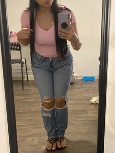 Top is from walamrt got in a small  Jeans are from american eagle size 4 short  Shoes are from Coach American Eagle Cargo Pants Outfit, American Eagle Jeans Outfit, Short Shoes, Random Clothes, Cargo Pants Outfit, Ootd Inspo, Simple Outfit, Selfie Ideas Instagram, Summer Fits