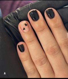 Very Short Biab Nail Designs, Black Nails Shellac, Short Black Biab Nails, Simply Short Nails Ideas, Biab Nail Design Black, Gel Nails Ideas Short Black, Very Short Biab Nails, Short Nail Biab, Gel Nail Designs Short Nails No Acrylic