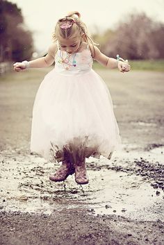 Muddy Glam! Kind Photo, Cool Baby, Foto Tips, 웃긴 사진, Dancing In The Rain, Children Photography, Rainy Day, Picture Perfect, Photo Inspiration