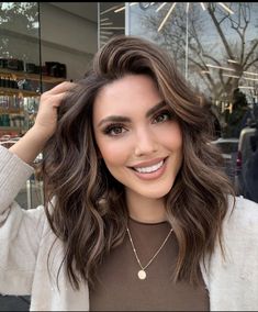 Hot Hairstyles For 2023, Bob Lung, Haircut Selfie, Photo Hijab, Rambut Brunette, Bridesmaids Hair, Brunette Hair With Highlights, Cute Hairstyle, Deep Autumn