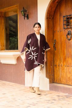 Immerse yourself in the light and magic of nature with our Luz poncho, crafted with love and dedication by the talented women artisans of Cotopaxi. This poncho, available in one size fits all, is reversible.
Every stitch of our Luz poncho carries the story of the women who created it, working diligently from their homes to care for their families while shaping this wonderful garment. By choosing our Luz poncho, you're not just acquiring a unique fashion piece, but also supporting these women in their pursuit of economic independence and empowerment.
Join us on this journey towards a more conscious and supportive fashion, where every purchase tells a story of hope and resilience. With the Luz poncho, carry with you the light and energy of Cotopaxi, and let its magic accompany you every step Pets For Sale, Poncho Cape, Women Artisans, Scarf Shawl, Unique Fashion, One Size Fits All, Carry On