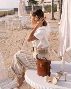 Stephanie Hill, The Style Bungalow, Style Bungalow, Time To Travel, Wardrobe Tips, Outfits Chic, Easy Style, Nice Style, Taking A Break