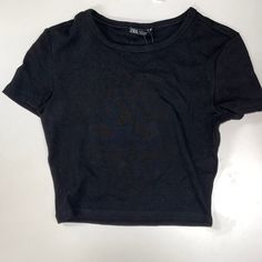 Nwt - Excellent Condition Size Medium Black Fitted Crop Top Casual Style, Casual Black Fitted Top, Black Fitted Cropped T-shirt, Trendy Fitted Black Crop Top, Black Stretch Graphic Tee, Black Stretch Cropped T-shirt, Black Fitted Crop Top T-shirt, Black Fitted Basic Crop Top, Black Casual Short Sleeve Crop Top