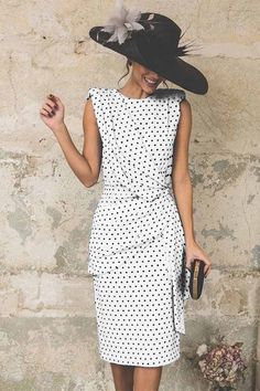 Elegant Bodycon Dress, Womens Sheath Dress, Sleeveless Midi Dress, Vintage Party, Vestidos Vintage, Moda Vintage, Necklines For Dresses, Hip Dress, Going Out Dresses