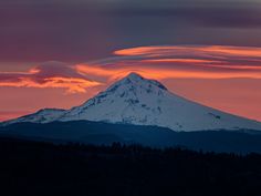 via https://www.jucktion.com/f/nature/mount-hood-oregon-5184×3888/