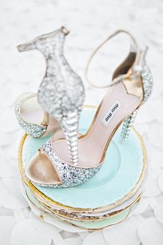 Hermosos zapatos para un día especial. Bohol, Glass Slipper, Event Styling, Blue And Gold