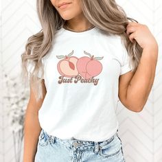 Just Peachy Shirt Retro Peach Tshirt Peach Lover Shirt Cute - Etsy Hair Stylist Shirts, Hairdresser Gift, Peach Shirt, Cat Mom Shirts, Shirt Hair, Mama Tee, Mama T Shirt, Mama Shirts, Teacher Tees