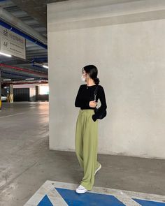 Korean Outfit Street Styles, Korean Casual Outfits, Elegante Casual, Korean Girl Fashion, Kpop Fashion Outfits, 가을 패션, Teenage Fashion Outfits, Korean Outfits