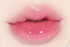 Aesthetic Wonyoungism, Heart Shaped Lips, Lips Inspiration, Fuller Lips, Lip Makeup Tutorial, Dark Feminine Aesthetic, Vintage Makeup, Lip Fillers