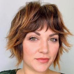 25 Low-Maintenance Short Shaggy Hair Ideas | HairAide Short Hair With Bangs Hairstyles, Shag Pixie, Hair With Bangs Hairstyles, Shaggy Bob Hairstyles, Short Bob Styles, Short Choppy Haircuts, Choppy Haircuts, Shaggy Short Hair