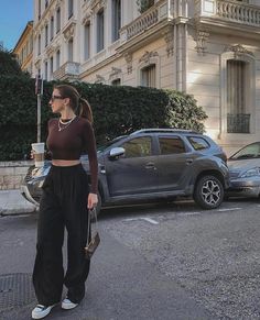 Black Baggy Pants Outfit, Long Sleeve Cropped Top Outfits, Brown Top Outfit, Black Crop Top Outfit, Black Joggers Outfit, Baggy Pants Outfit, Black Pants Outfit, Jogger Pants Outfit, Outfits Con Jeans