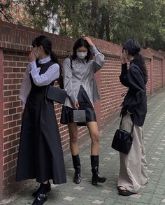 일본 패션, How To Pose, Inspired Outfits, Fashion Fits, Korean Outfits, Aesthetic Outfits, Black Outfit