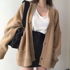 Khaki Cardigan, Casual Chique Stijl, Plain Cardigan, Style Désinvolte Chic, Style Casual Chic, Áo Len Cardigan, Oversize Casual, Cute Cardigans, Looks Black