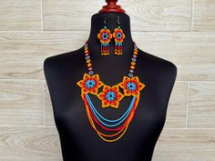 Beautiful Mexican jewelry set, perfect complement to give a touch of color and style to any outfit and occasion. Made entirely by hand Shipped anywhere in the world. Mexican Necklace, Colorful Choker, Huichol Art, Mexican Jewelry, Choker Necklaces, Beaded Choker, Art Jewelry, Jewelry Art, Necklace Set