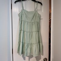 -New With Tags Forever 21 Green Gingham Dress Size Small -Originally Bought For $24.99 Casual Green Forever 21 Dress, Cheap Forever 21 Cotton Mini Dress, Forever 21 Mini Dress With Buttons, Forever 21 Green Spring Dress, Grey Dresses Casual, Green Gingham Dress, Forever 21 Spring Cotton Mini Dress, Forever 21 Cotton Mini Dress, Forever 21 Green Sleeveless Dress