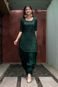 Shaurya Sanadhya, Chanderi Suit, Zari Embroidery, Simple Kurta Designs, Color Plain, Simple Kurti Designs, Long Kurti Designs