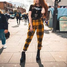 Ladies casual retro plaid loose trousers – dalaline Pop Art Fashion, Same Picture, Thrifted Outfits, Loose Trousers, Punk Outfits, Alt Fashion, Grid Pattern, Curvy Outfits, Streetwear Women