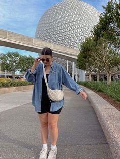 Theme Park Outfit Summer, Disneyworld Outfit Women, Plus Size Disney Outfits, Disney Outfits Summer, Disneyworld Outfits, Epcot Outfit, Disney Parks Outfits, Erin Robertson