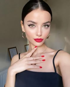 All Black Outfit Red Lips, Soft Makeup With Red Lips, Hazel Eyes Lipstick Lip Colors, Bright Red Lips, Bright Feminine Aesthetic, Dark Red Lipstick Makeup Look, Makeup Ideas With Red Lips, Soft Make Up Look, Red Lips Look