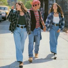 80s Fashion With Jeans, 90s Parents Fashion, 80s Outfits Authentic, 80s Fashion Sweaters, 90s Parachute Pants Outfit, 90s Costume Party Outfits, 90ms Fashion, 90s Diy Outfits