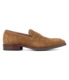 Superfluous designed, the James loafers bring a timeless flair to your ensembles. Classic almond toe dress shoe featuring an iconic penny keeper strap for a sophisticated touch. Upper: 100% Suede, Outsole: 100% Rubber, Lining:60% Leather, 40% CottonMaterial: Suede The James, Dress Shoe, The Vintage, Penny, Dress Shoes, Almond, Loafers, Leather