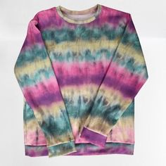 Unisex children's tie dye sweatshirt, handmade with viscous fabric, is an ideal garment for spring, soft and comfortable fabric. Girls Sweatshirts, Dye Sweatshirt, Tie Dye Sweatshirt, Girl Sweatshirts, Sweat Shirt, Art Collection, Tie Dye, Girl Outfits, Spain