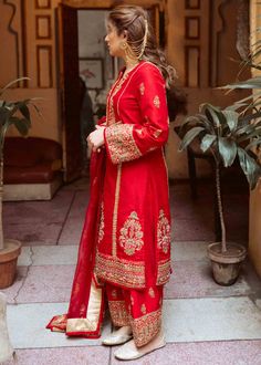 Lehenga Silk, Bridal Suits Punjabi, Lehenga For Girls, Sikh Bride, Punjabi Suits Designer Boutique, Lace Dress Design