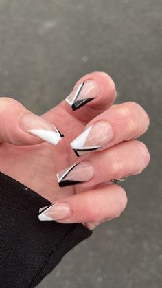 Nails With Black Dress What Color, French Manicure Nails Black, Nail Ideas For Black Dress, Black And White French Manicure, Modern French Manicure Trends, Black And White French Nails, Black And White French Tip Nails, Black And White French Tips, White Nail Art Designs