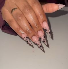 Birthday Nails Gel, Rhinestone French Tip Nails, Short Stiletto Nails Designs, Rhinestone French Tip, Acrylic Nails Wedding, Stilettos Nails, Stiletto Nails Short, Stilleto Nails Designs, Stiletto Nails Designs